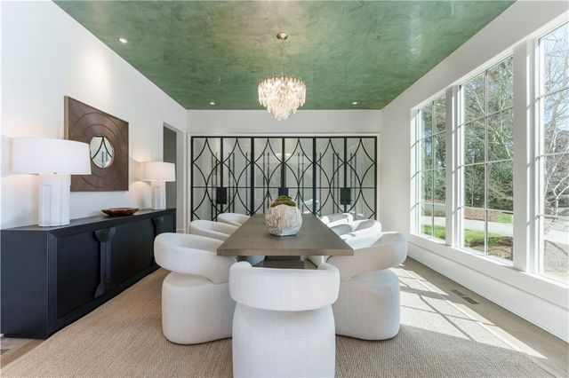 914 Buckingham NW Circle, Atlanta, GA 30327