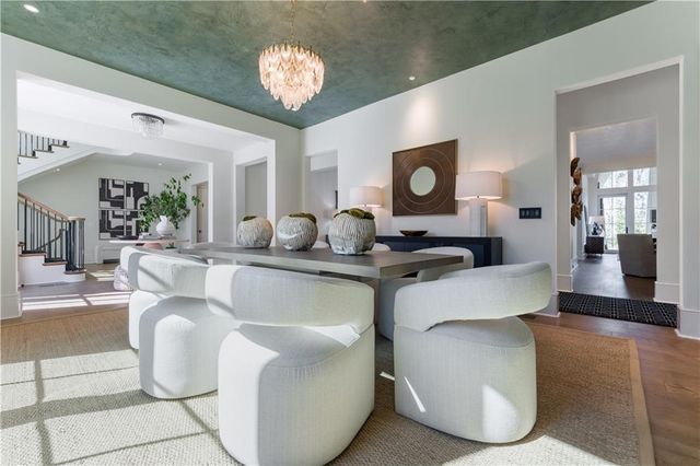 914 Buckingham NW Circle, Atlanta, GA 30327