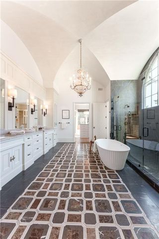 914 Buckingham NW Circle, Atlanta, GA 30327