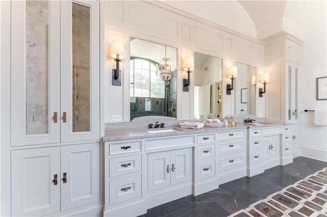 914 Buckingham NW Circle, Atlanta, GA 30327