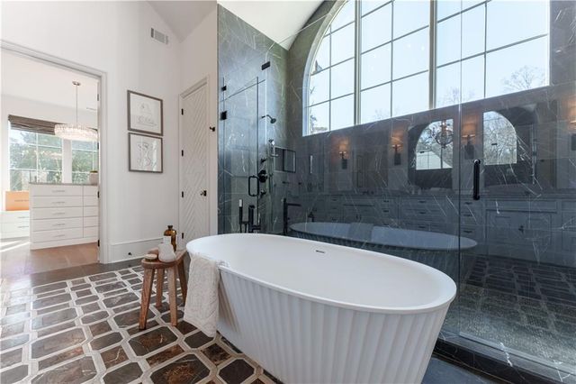 914 Buckingham NW Circle, Atlanta, GA 30327