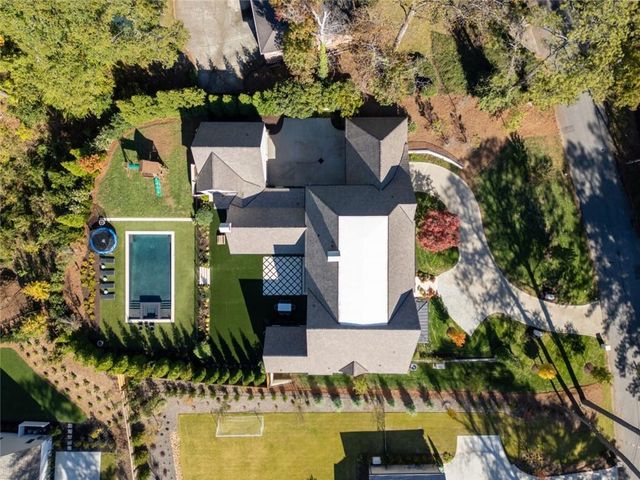 914 Buckingham NW Circle, Atlanta, GA 30327