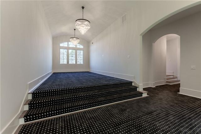 914 Buckingham NW Circle, Atlanta, GA 30327