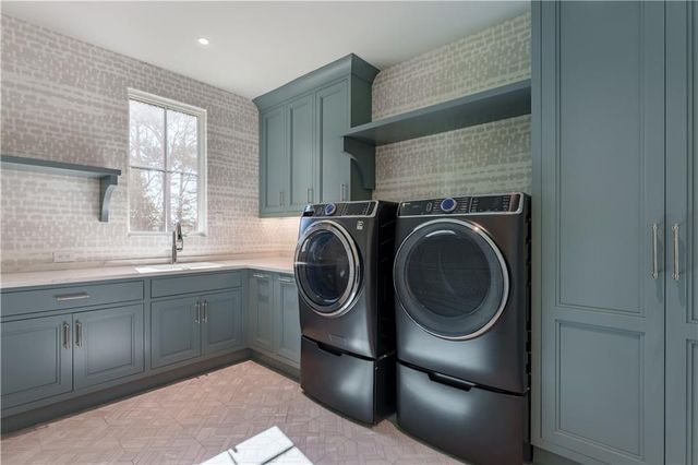 914 Buckingham NW Circle, Atlanta, GA 30327