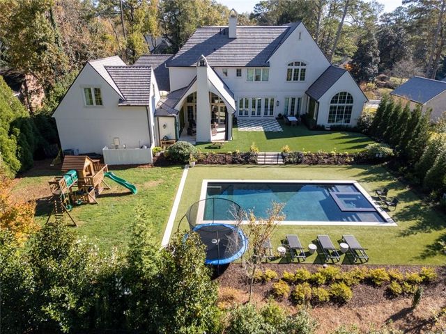 914 Buckingham NW Circle, Atlanta, GA 30327