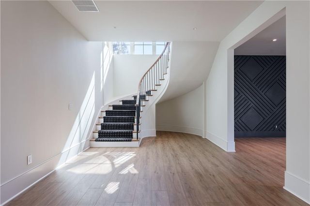 914 Buckingham NW Circle, Atlanta, GA 30327