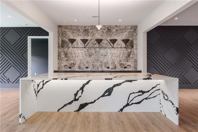 914 Buckingham NW Circle, Atlanta, GA 30327