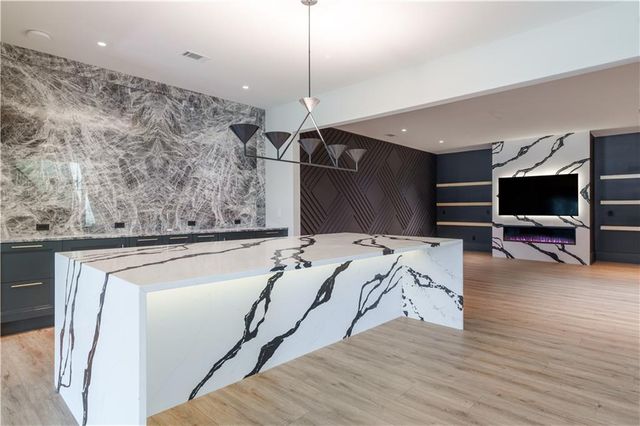 914 Buckingham NW Circle, Atlanta, GA 30327