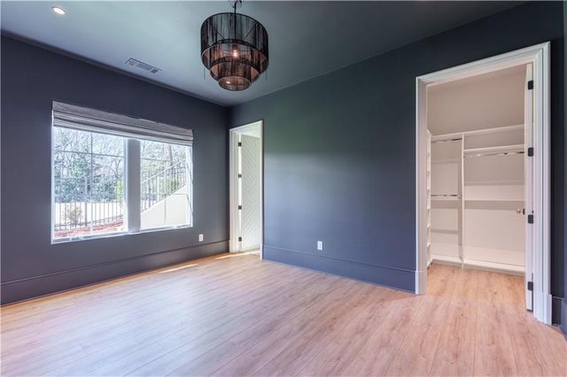 914 Buckingham NW Circle, Atlanta, GA 30327