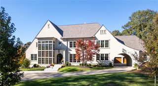 914 Buckingham NW Circle, Atlanta, GA 30327