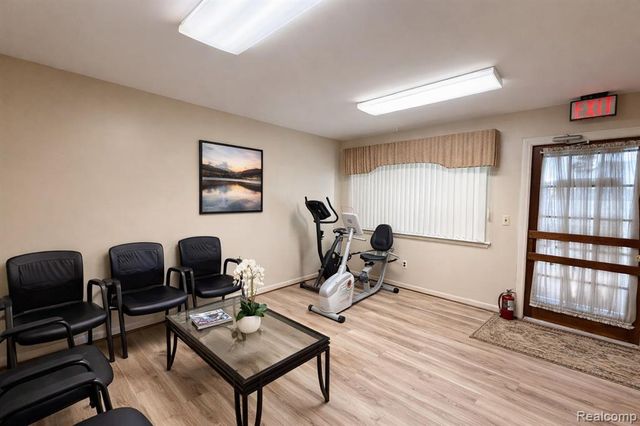 1049 Inkster Road, Garden City, MI 48135