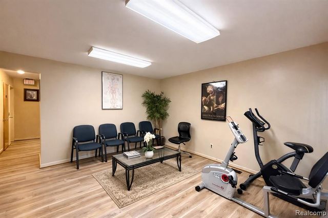 1049 Inkster Road, Garden City, MI 48135