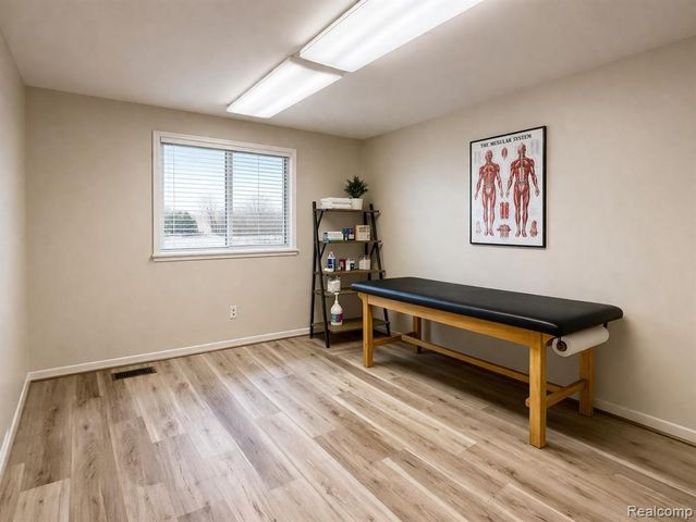 1049 Inkster Road, Garden City, MI 48135