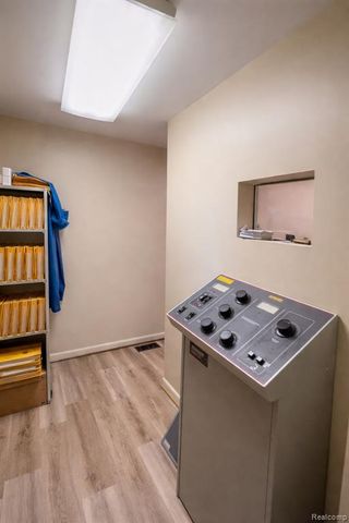 1049 Inkster Road, Garden City, MI 48135