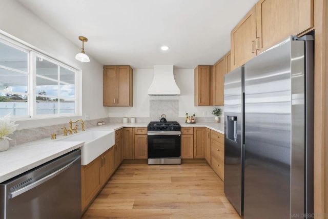 10155 Baroness Ave, San Diego, CA 92126