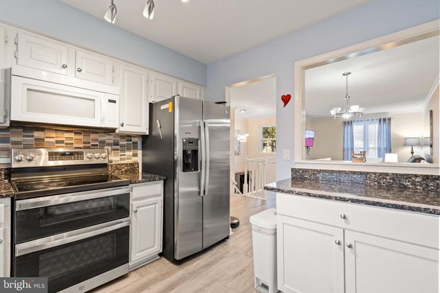 10529 REEDS LANDING CIR, Burke, VA 22015