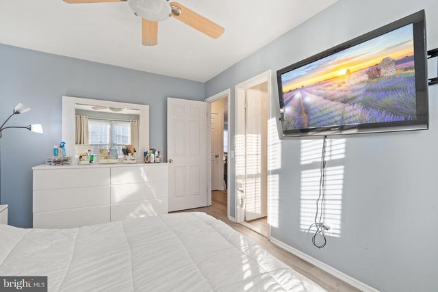 10529 REEDS LANDING CIR, Burke, VA 22015