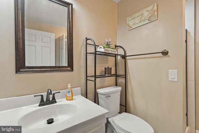 10529 REEDS LANDING CIR, Burke, VA 22015