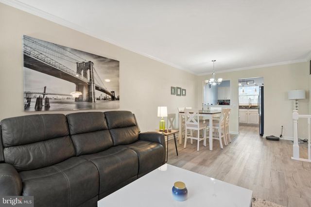 10529 REEDS LANDING CIR, Burke, VA 22015