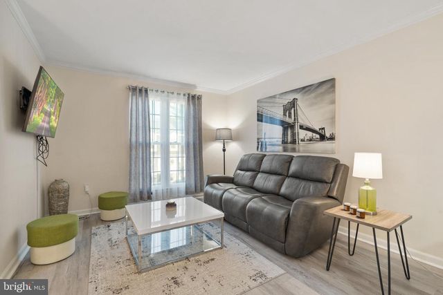 10529 REEDS LANDING CIR, Burke, VA 22015