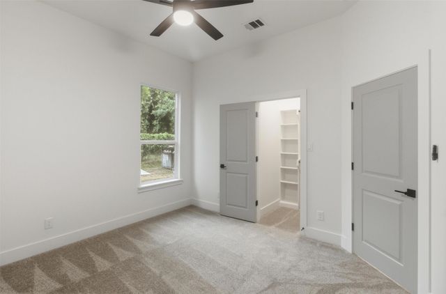 713 Club Oak Drive, River Oaks, TX 76114