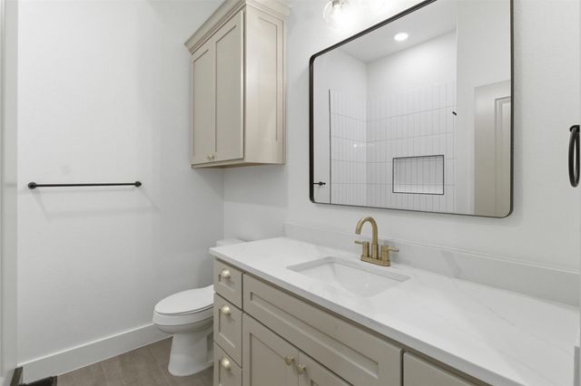 713 Club Oak Drive, River Oaks, TX 76114