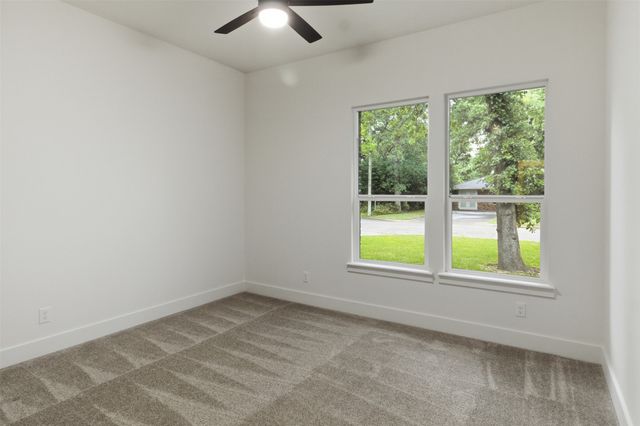 713 Club Oak Drive, River Oaks, TX 76114