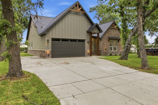 713 Club Oak Drive, River Oaks, TX 76114
