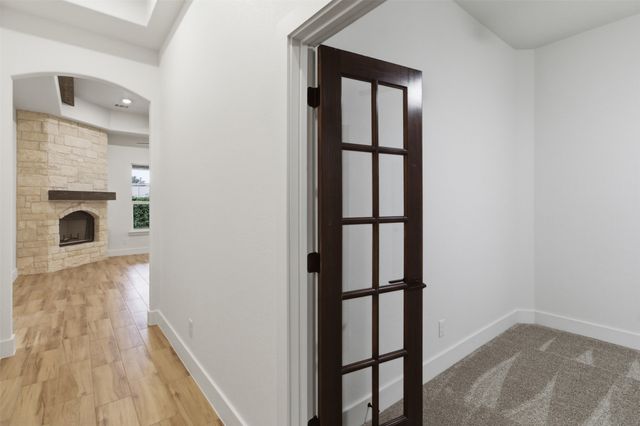 713 Club Oak Drive, River Oaks, TX 76114