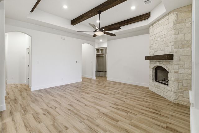 713 Club Oak Drive, River Oaks, TX 76114