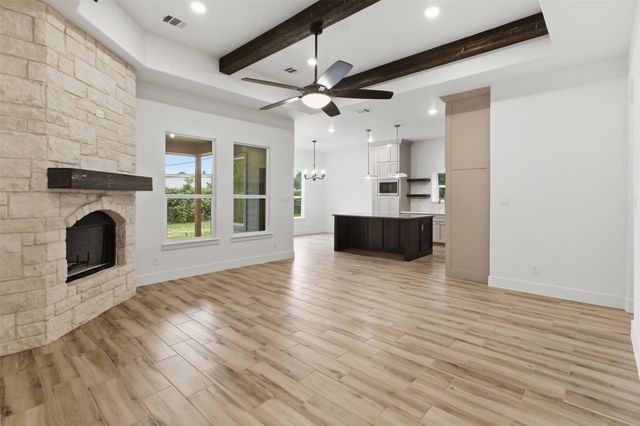 713 Club Oak Drive, River Oaks, TX 76114