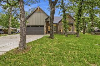 713 Club Oak Drive, River Oaks, TX 76114