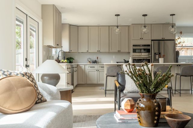 2201 Trede DR, Austin, TX 78745