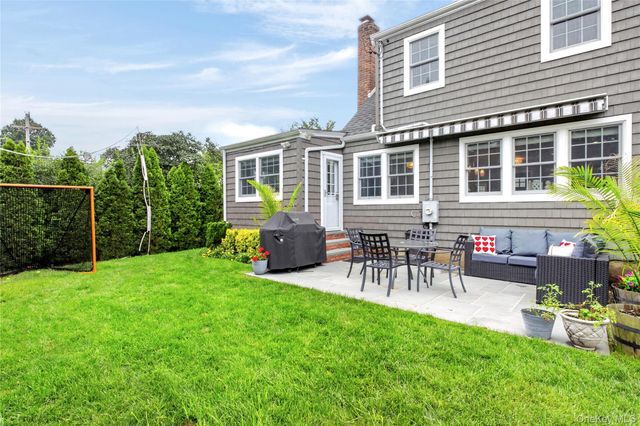 38 Laurel Street, Garden City, NY 11530