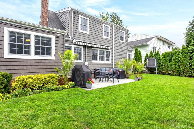 38 Laurel Street, Garden City, NY 11530