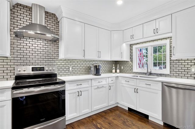 38 Laurel Street, Garden City, NY 11530