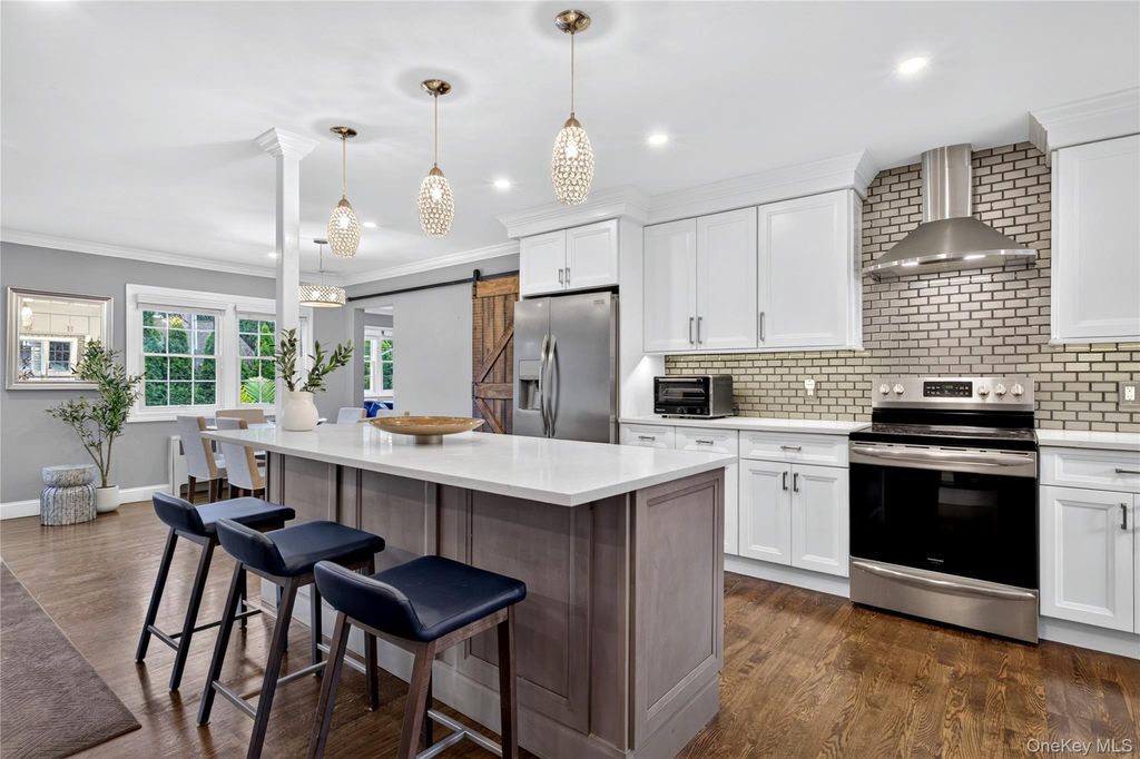 38 Laurel Street, Garden City, NY 11530 — photo 4