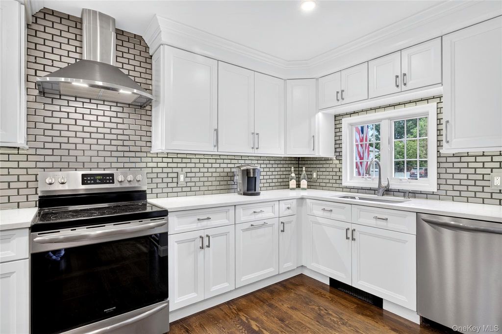38 Laurel Street, Garden City, NY 11530 — photo 5