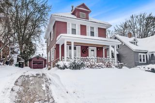 28 E 23rd Street, Holland City, MI 49423