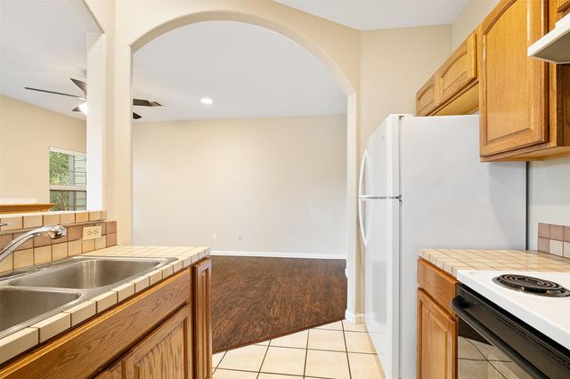 1005 Canyon Edge DR A, Austin, TX 78733