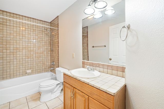 1005 Canyon Edge DR A, Austin, TX 78733