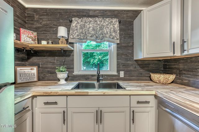 1403 Rock Rose Road, Bristol, TN 37620