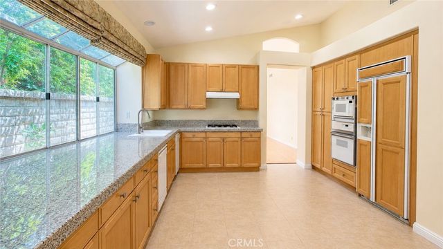 377 Anzio, Oak Park, CA 91377