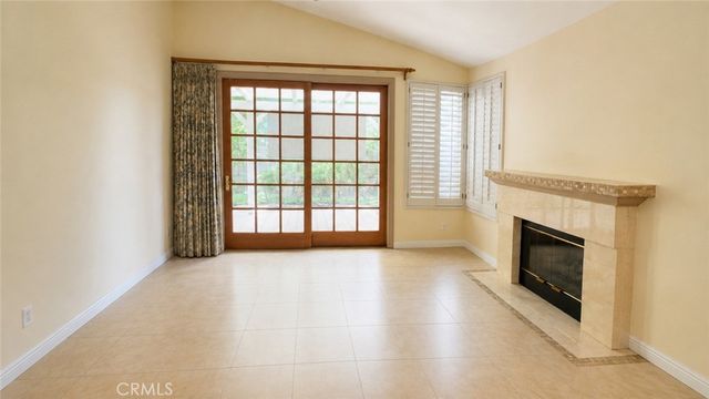 377 Anzio, Oak Park, CA 91377