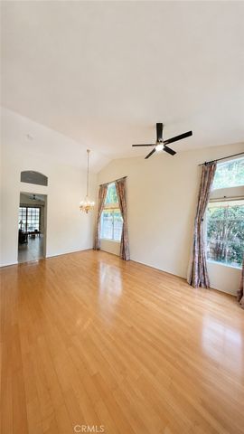 377 Anzio, Oak Park, CA 91377