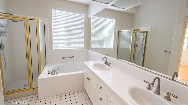 377 Anzio, Oak Park, CA 91377
