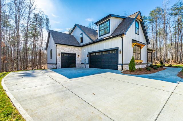 2964 Mowbray Pike, Soddy Daisy, TN 37379