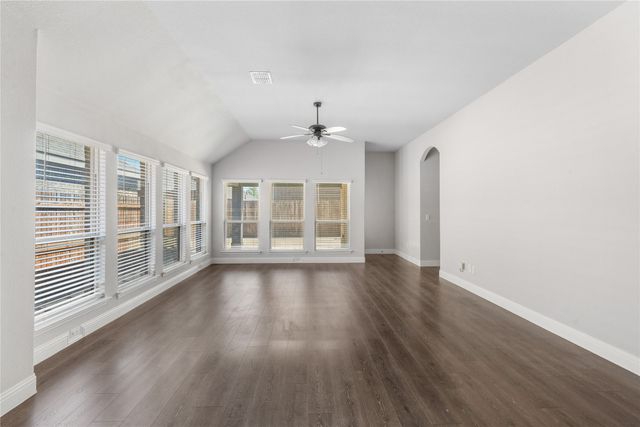 214 Garden Grove Drive, Waxahachie, TX 75165