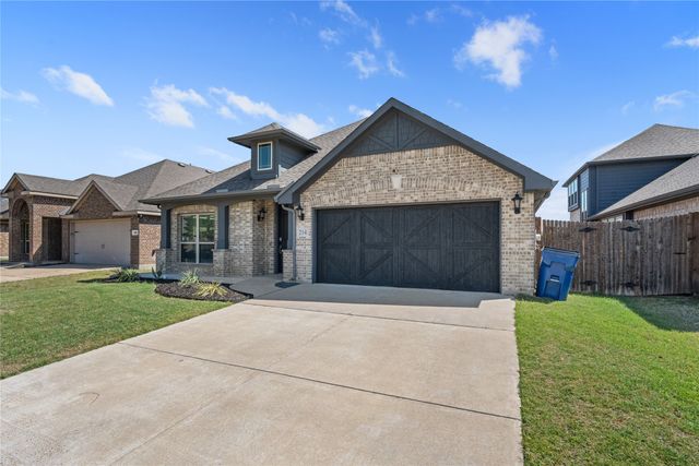 214 Garden Grove Drive, Waxahachie, TX 75165
