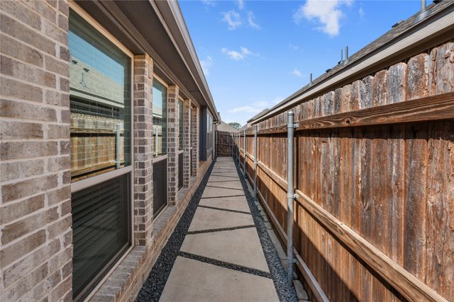 214 Garden Grove Drive, Waxahachie, TX 75165